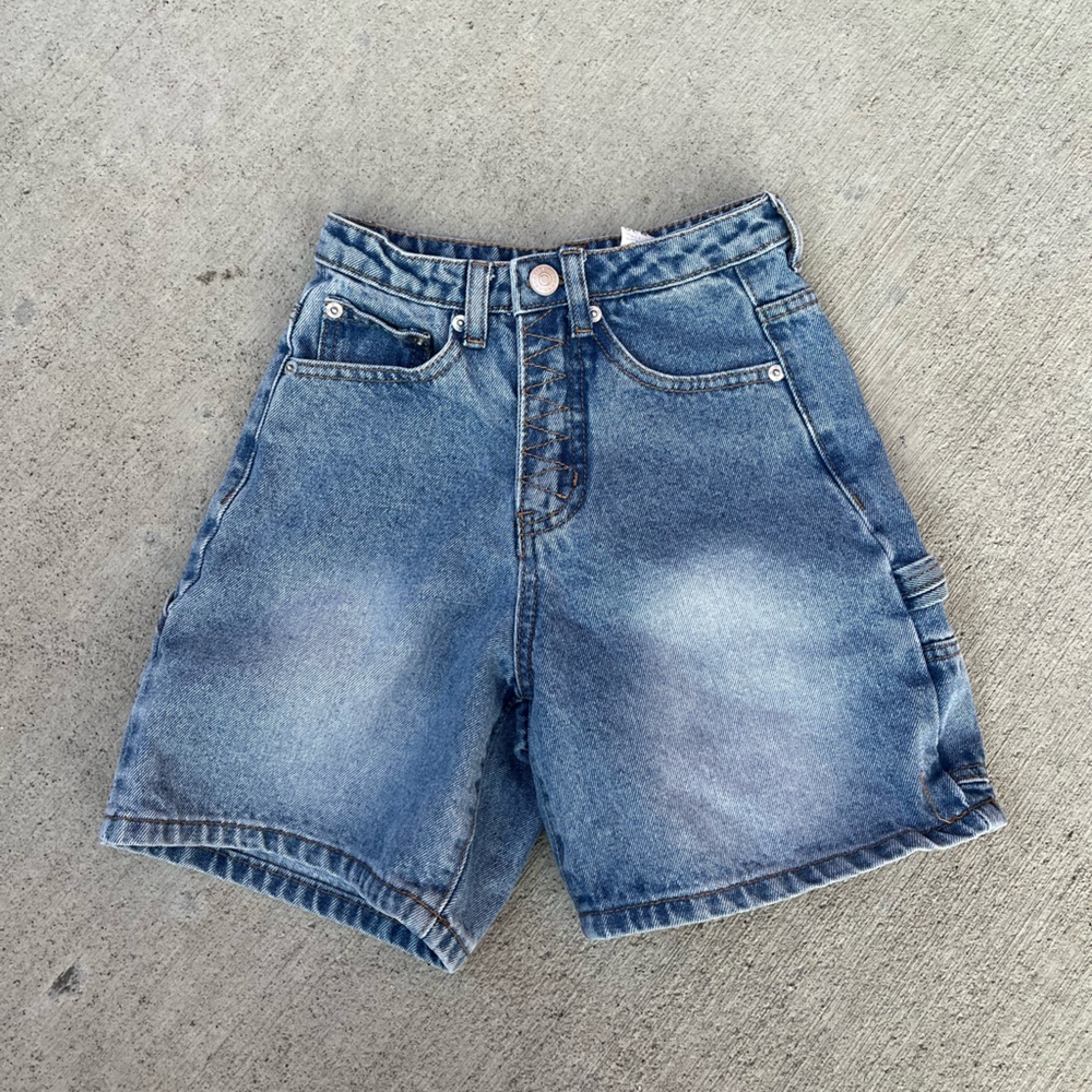 Sumwon boys size 8 Y2K graphic design denim shorts